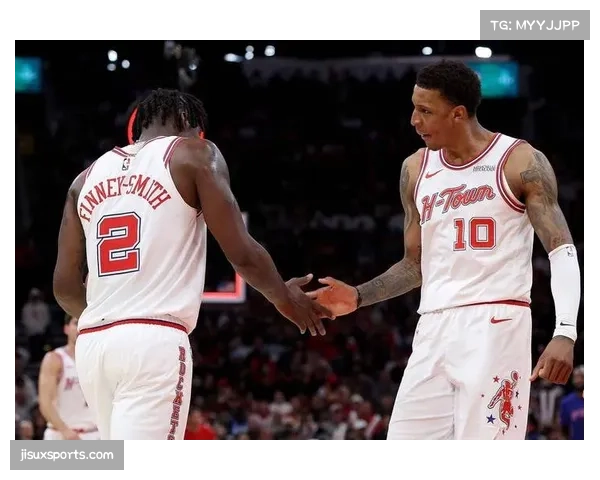 火箭调整阵容轮换，小史密斯改打替补收奇效